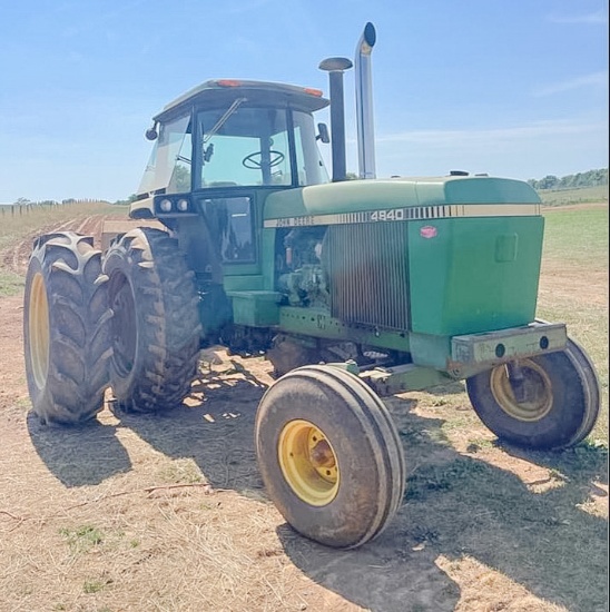 JOHN DEERE 4840 FARM TRACTOR