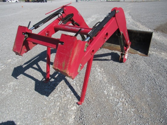 MAHINDRA 55654L FRONT LOADER ATTACH W/ BUCKET