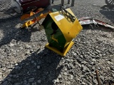 METAL JOHN DEERE BIRD HOUSE