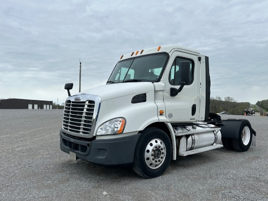 2012 FREIGHTLINER CASCADIA SINGLE AXLE TRUCK TRACT