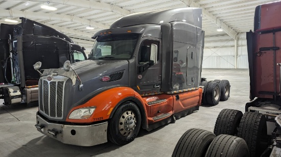 2018 PETERBILT 579 TANDEM AXLE TRUCK TRACTOR