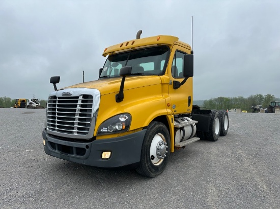 2012 FREIGHTLINER CASCADIA TANDEM AXLE TRUCK TRACT