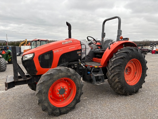 KUBOTA M5111 FARM TRACTOR