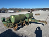 JOHN DEERE 1240 PLANTER