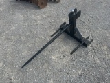 BALE SPEAR W/ GOOSENECK TRAILER BALL