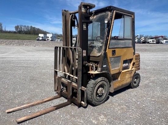 1999 CAT GP25 FORKLIFT