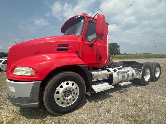2016 MACK CXU613 PINNACLE TANDEM AXLE TRUCK TRACTO