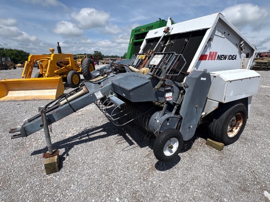 NEW IDEA 484 HAY BALER