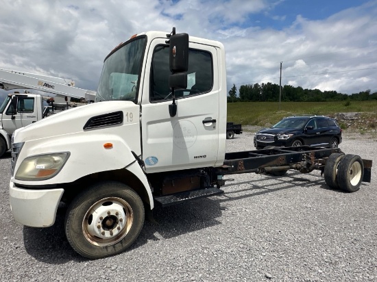 2009 HINO 185 SINGLE AXLE CAB & CHASSIS