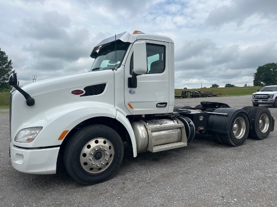 2018 PETERBILT 579 TANDEM AXLE TRUCK TRACTOR