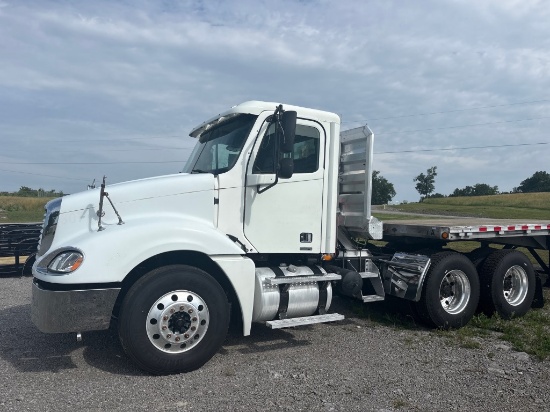 2004 FREIGHTLINER COLUMBIA CL120 TANDEM AXLE TRUCK