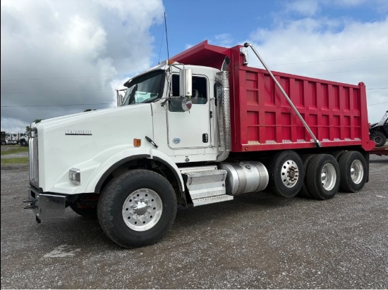 2019 KENWORTH T800 TRI AXLE DUMP TRUCK