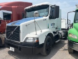 2011 VOLVO VNM SINGLE AXLE TRUCK TRACTOR