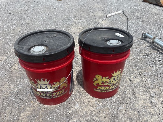 MAJESTIC LOT OF (2) 5 GAL SYN GEAR OIL