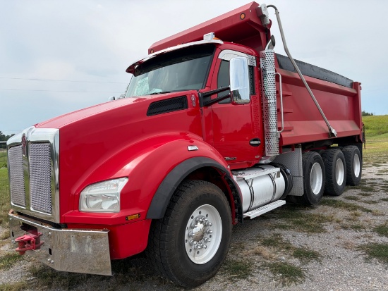 2016 KENWORTH T880 TRI AXLE DUMP TRUCK
