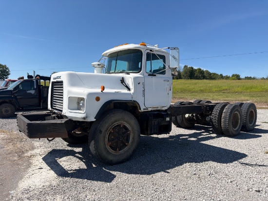 2000 MACK DM690SX TANDEM AXLE CAB & CHASSIS