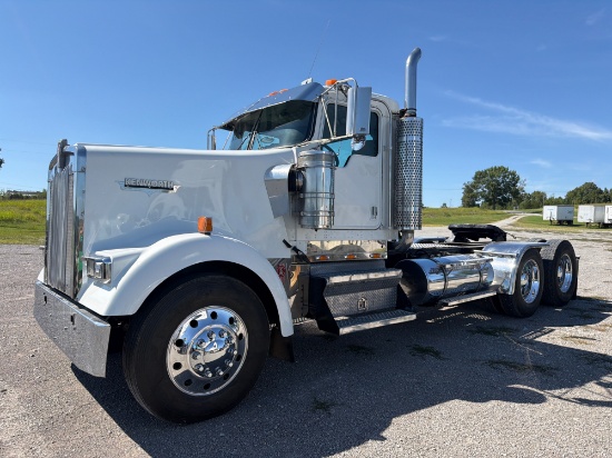 2004 Kenworth W9 Tandem Axle Truck Tractor