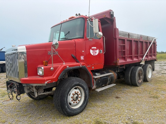 1999 VOLVO ACL TANDEM AXLE DUMP TRUCK