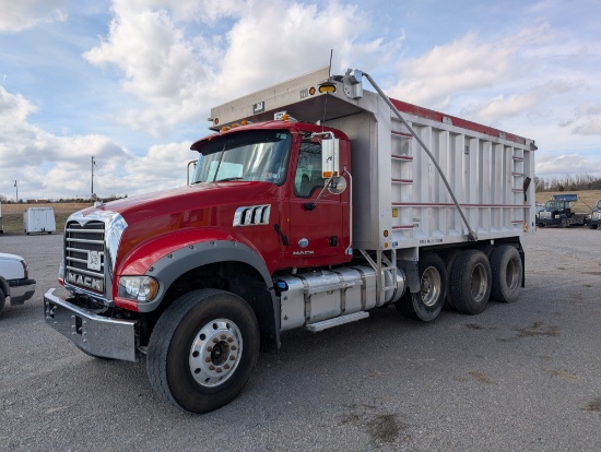 2015 MACK GU713 GRANITE TRI-AXLE DUMP TRUCK
