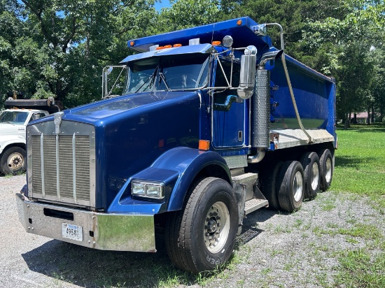 2005 KENWORTH T800 TRI AXLE DUMP TRUCK