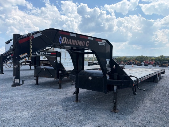 2019 Diamond C 35+5 Dual Tandem Gooseneck Trailer