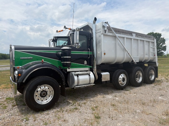 1981 Kenworth W9000a Tri-Axle Dump Truck