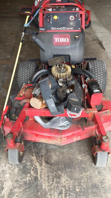 TORO GRANDSTAND FOR PARTS Proxibid - Main Image