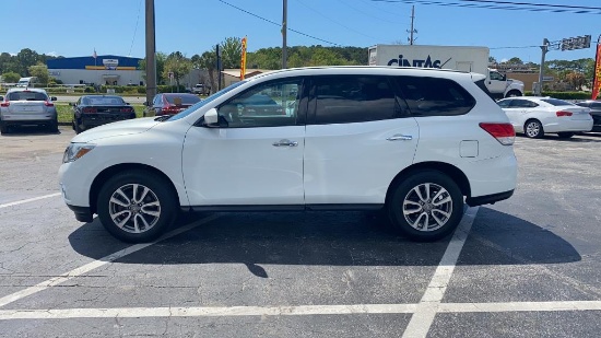 2013 NISSAN PATHFINDER FWD 4D SUV S