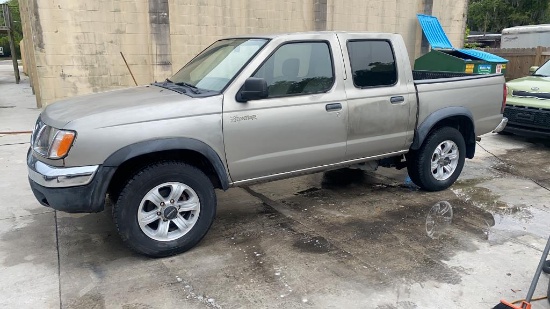2000 NISSAN FRONTIER PICKUP 2WD V6 CREW  3.3L XE
