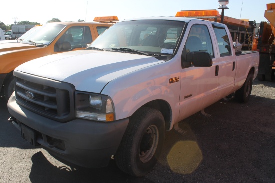 2004 Ford 3F50 XL Super Duty Crew Cab Pickup Truck (VDOT Unit #R06904)