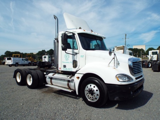 2006 Freightliner Columbia T/A Day Cab Road Tractor (Unit #117)