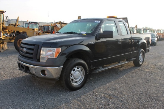 2010 Ford XL F150 Extended Cab 4X4 Pickup Truck (TITLE DELAY)