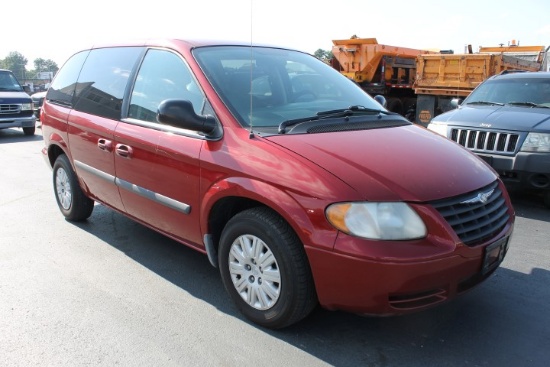 2007 Chrysler Town And Country Mini Van