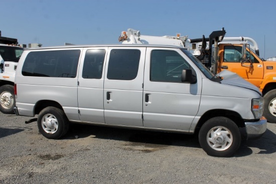 2008 Ford E350 8 Passenger Van (City Of Richmond Unit)(INOPERABLE)