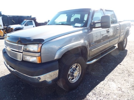 2007 Chevrolet 2500HD Silverado Crew Cab 4X4 Pickup Truck