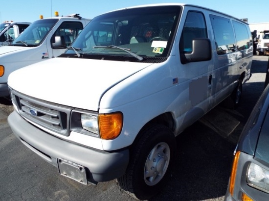 2007 Ford E350 XL Super Duty 11 Pass. Van (VDOT Unit# R08808)