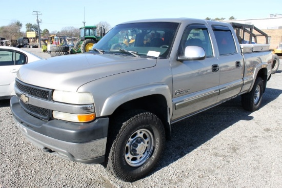 2002 Chevrolet Silverado 2500 4x4 HD Crew Cab Pickup Truck