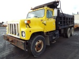 1999 International 2574 16' T/A Dump Truck