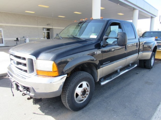 2001 Ford F350 XL Super Duty Crew Cab 4x4 Pickup Truck