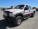 2000 Ford F250 XL Super Duty Ext. Cab 4x4 Pickup Truck