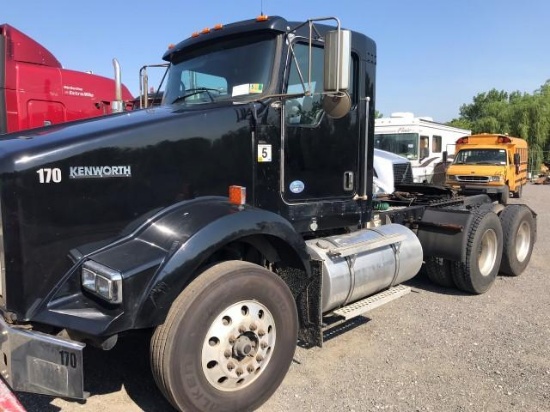 2013 Kenworth T/A Day Cab Road Tractor