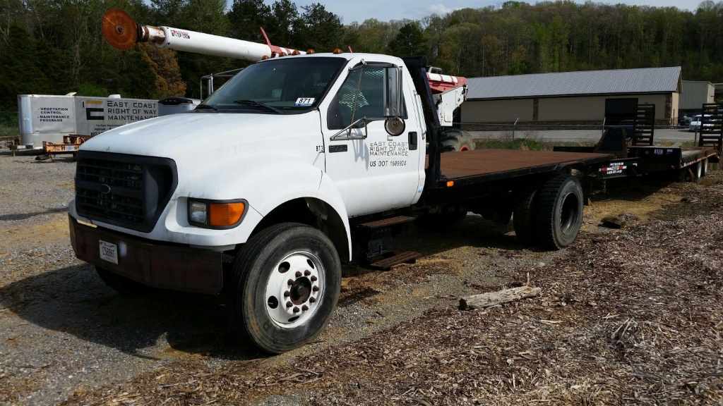 2000 Ford F-750 S/A Flatbed Truck (Unit #BT3)