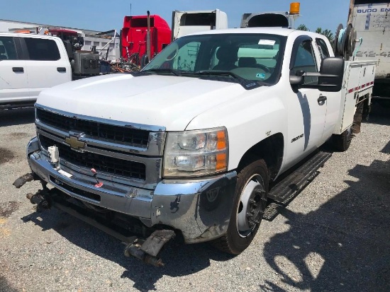 2010 Chevy 3500 Ext. Cab Rail Truck