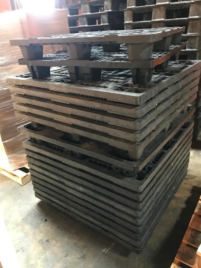 (17) 48''x40'' Plastic Pallets