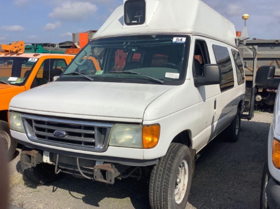 2004 Ford E350 Van (VDOT Unit #R07012)