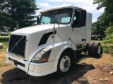 2007 Volvo VNL S/A Day Cab Truck Tractor (INOPERABLE)