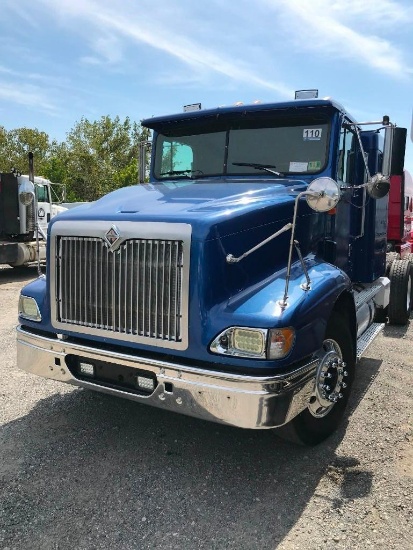 1998 International 9400 T/A Sleeper Road Tractor (REBUILT TITLE)