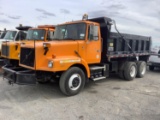 1998 VOLVO WG64 T/A DUMP TRUCK (VDOT UNIT #R03979)