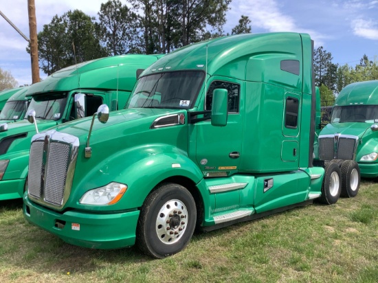 2015 KENWORTH T680 T/A SLEEPER ROAD TRACTOR (UNIT #1542)