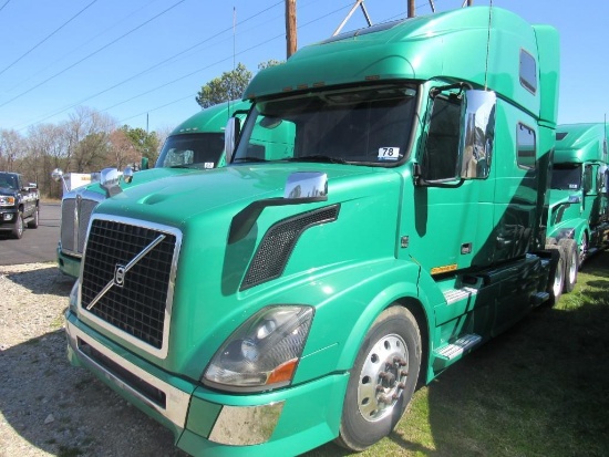 2015 VOLVO 780 T/A SLEEPER ROAD TRACTOR (UNIT #1512)